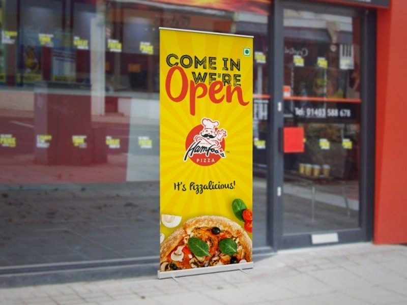 Mẫu standee khai trương cửa hàng pizza