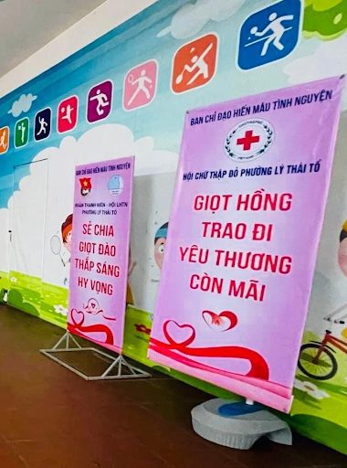 Standee hiến máu tình nguyện