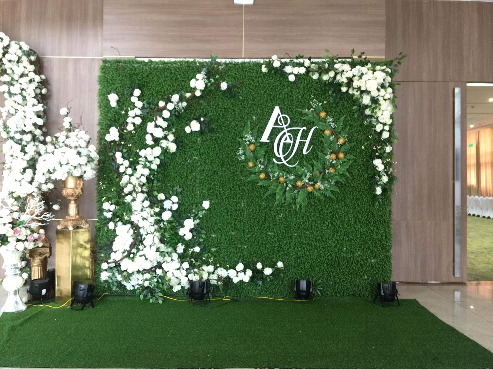 Chất liệu làm backdrop bằng lá, cỏ