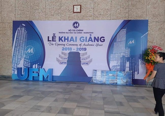 Background khai giảng đại học 