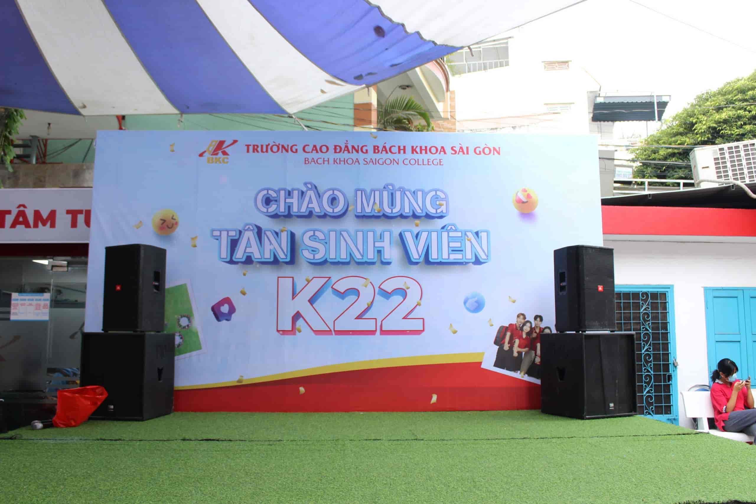 Backdrop chào mừng sinh viên 